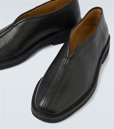 Buy LEMARE shoes online .